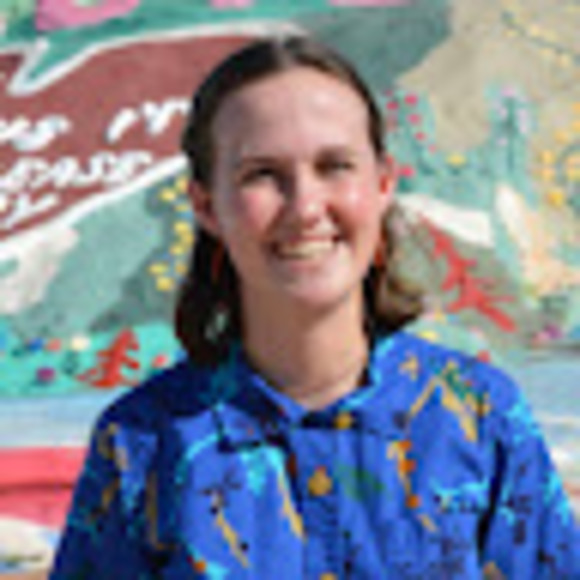 Meet your Posher, Abi - Picture 1 of 1